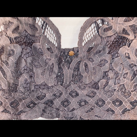 One Adele’s Brallette - Picture 2 of 4